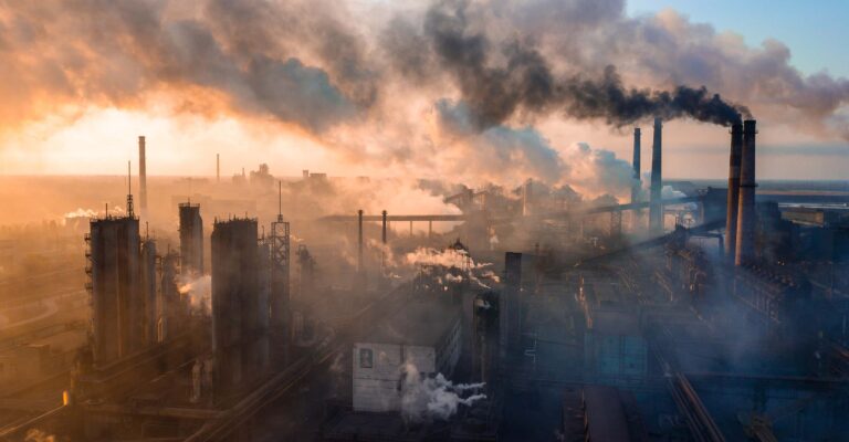 AQL_AirPollutionClimateChange_Desk_25aeba1d-bc35-42cc-898b-e6ac098e881c
