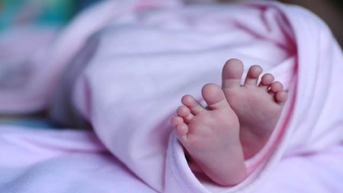 विधवा महिला ने दिया बच्चे को जन्म, साथी पर लगाया दुष्कर्म का आरोप