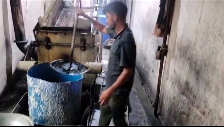रिछाई स्थित श्रीराम स्वीट्स का लाइसेंस निलंबित (1)
