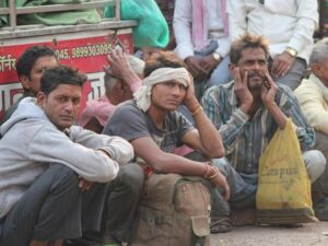 जबलपुर के चौराहे पर इंतजार खत्म, अब मोबाइल पर मिलेगा रोजगार…